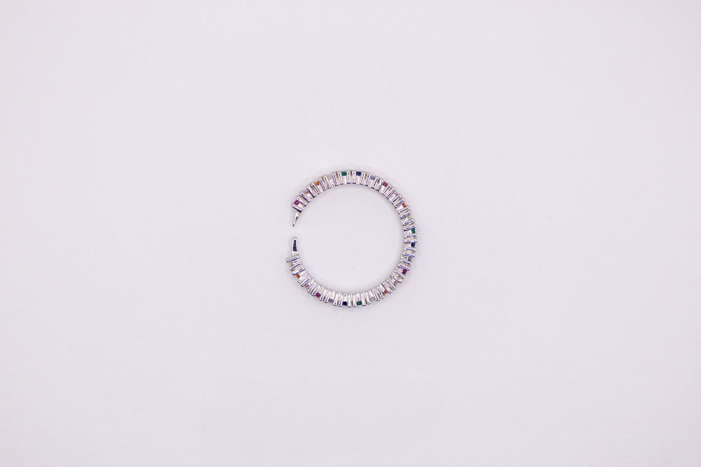 Schimmernder Regenbogen-Ring aus 925 Silber und mit Zirkonia-Steinen