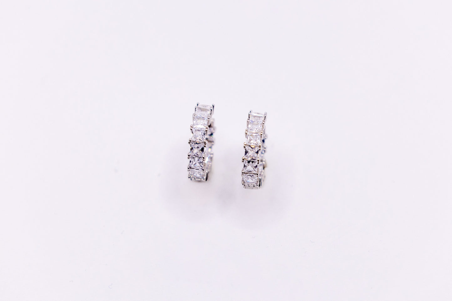Tennis-Ohrringe aus 925 Silber mit Zirkonia-Steinchen