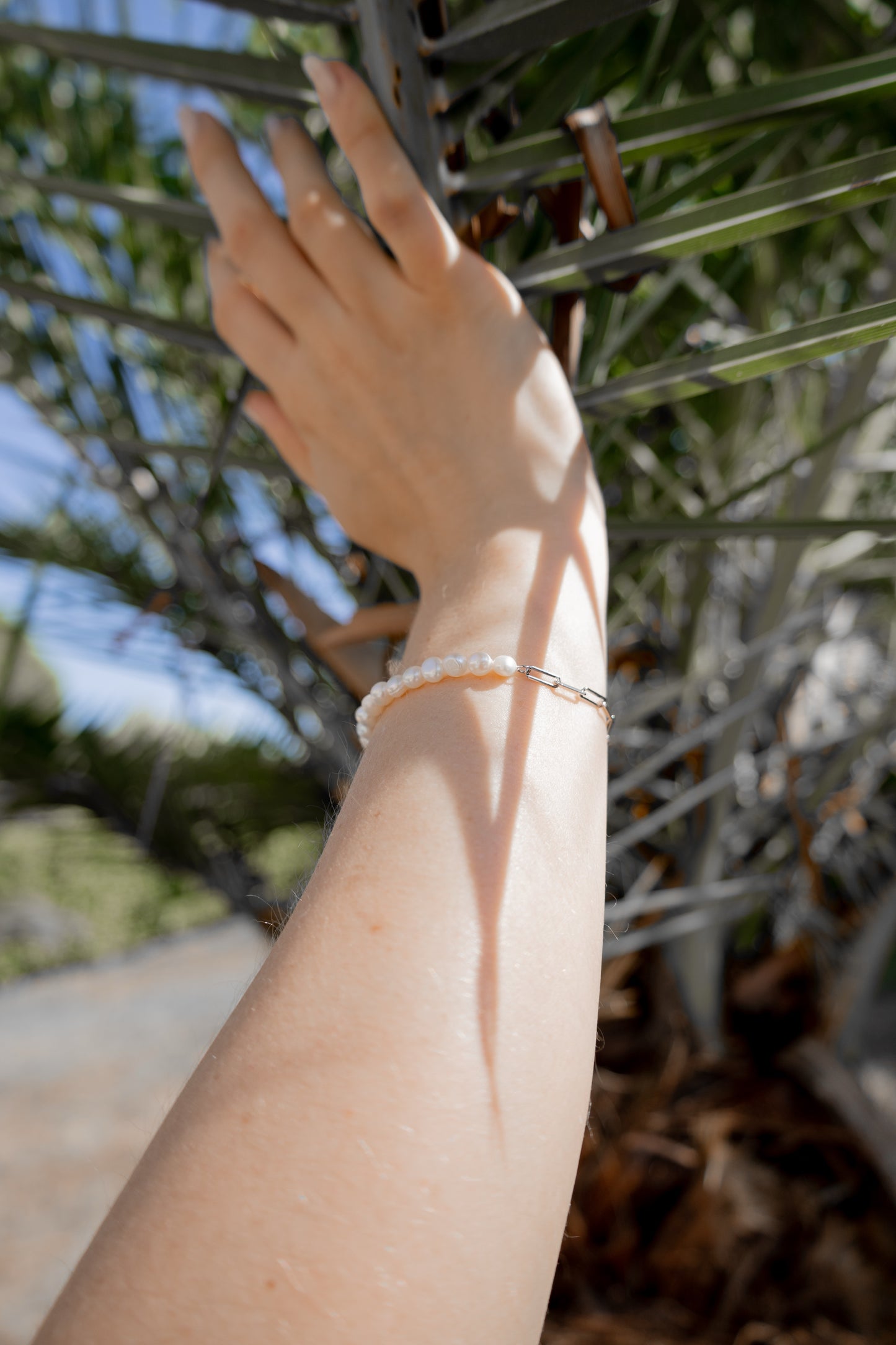 Elegantes Perlen-Armband – Schimmernde Perlen mit feinem silbernen Kettenverschluss